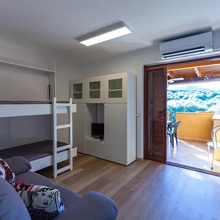 Living Apartment *
