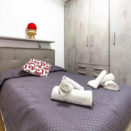 Living Apartment *